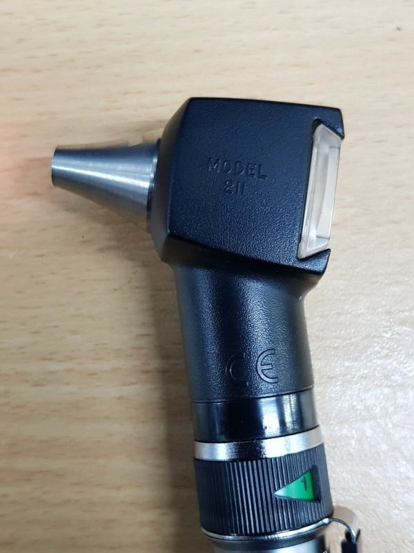 Welch Allyn ophthalmoscope otoscope with AA battery operated Handle ref