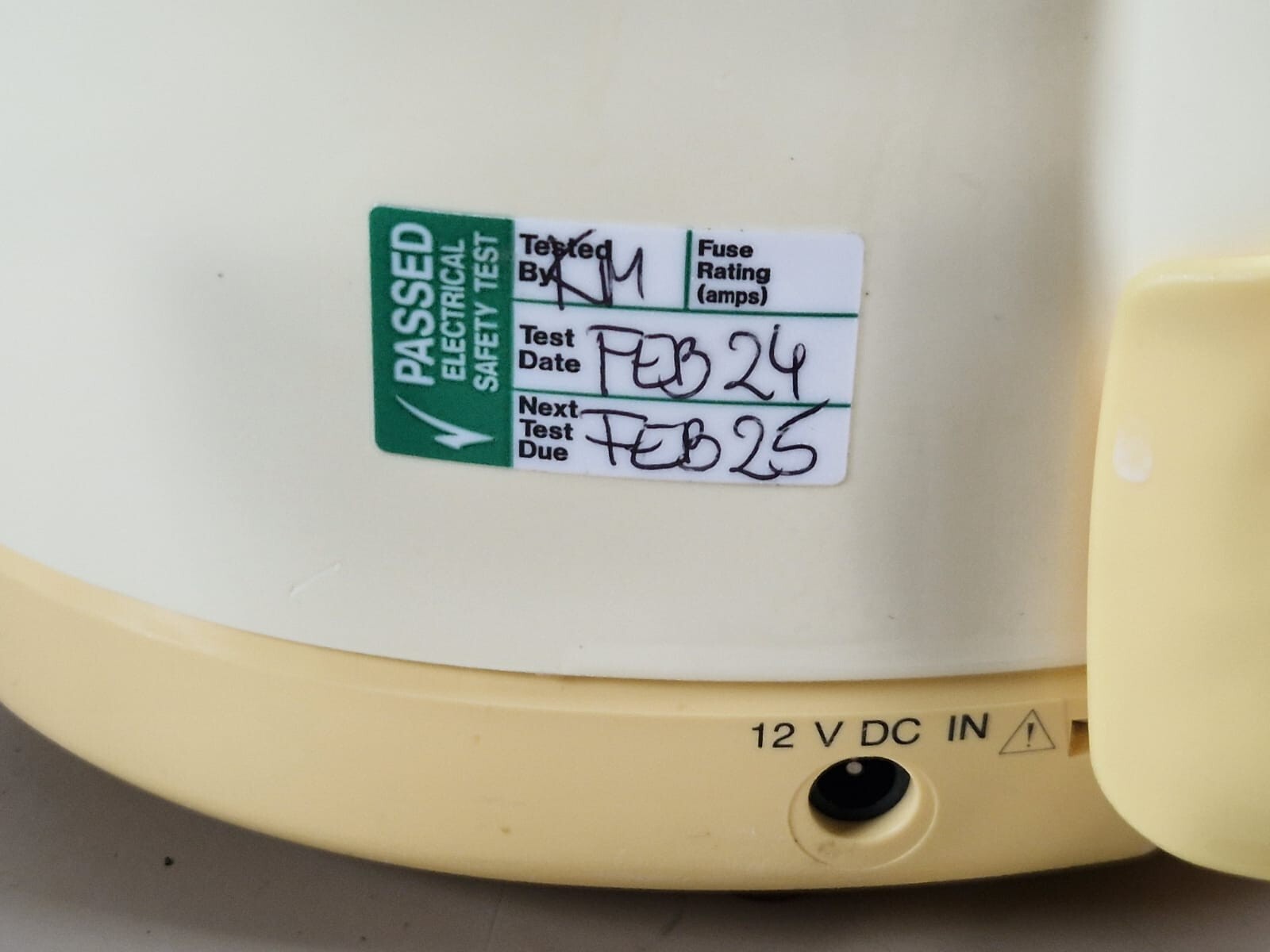 medela symphony 2.0 breast pump with bottle holder and programming card 2.0 - Image 12