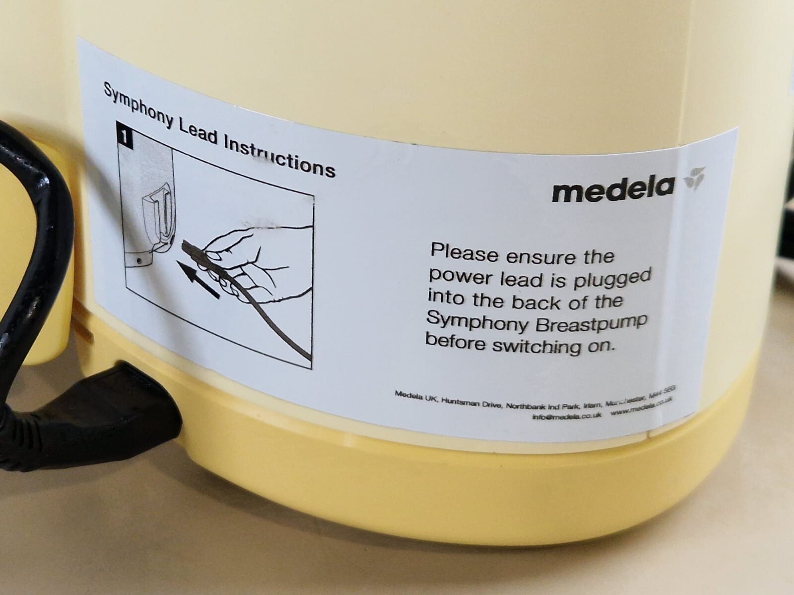 medela symphony 2.0 breast pump with bottle holder and programming card 2.0 - Image 13