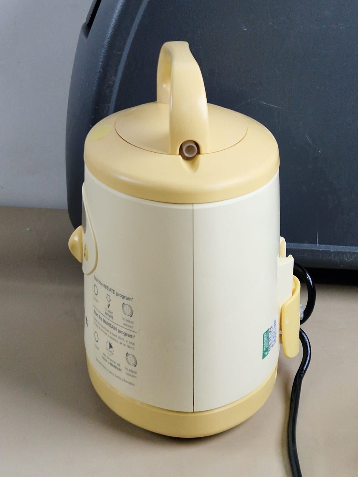 medela symphony 2.0 breast pump with bottle holder and programming card 2.0 - Image 14