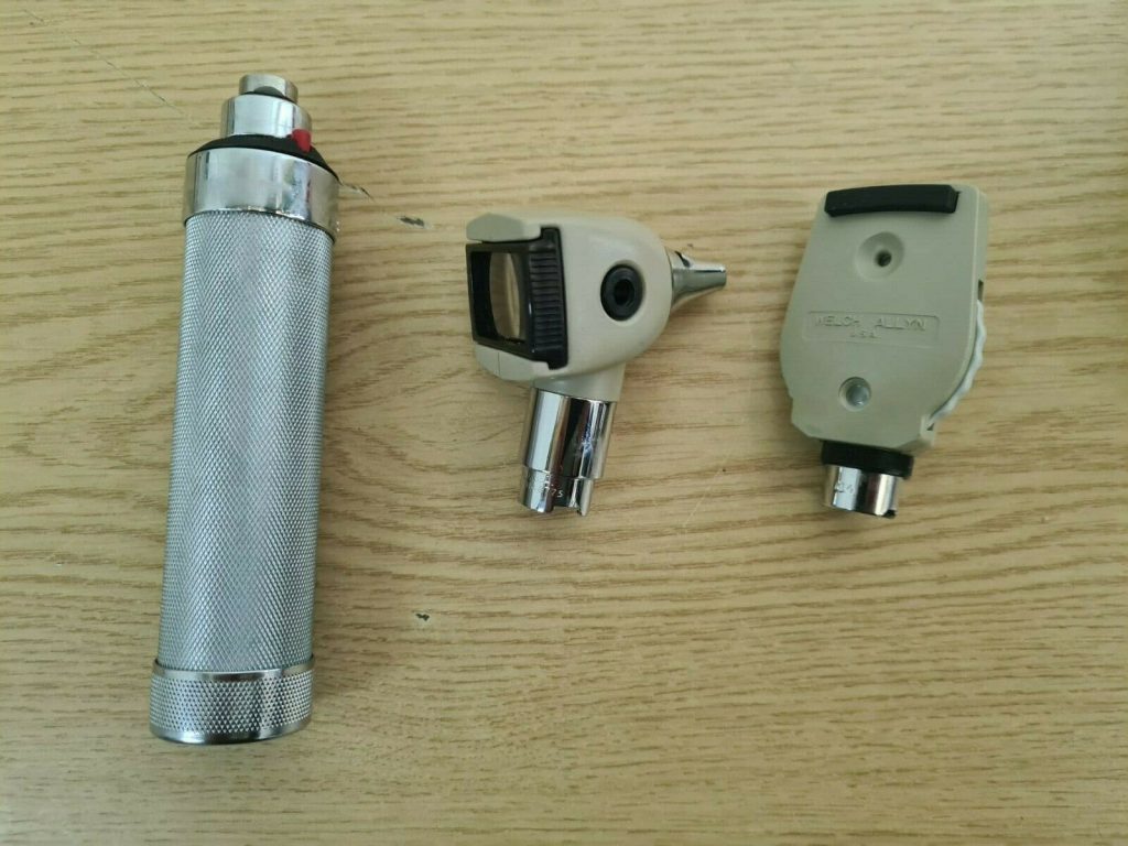 Welch Allyn otoscope ophthalmoscope with AA battery handle to
