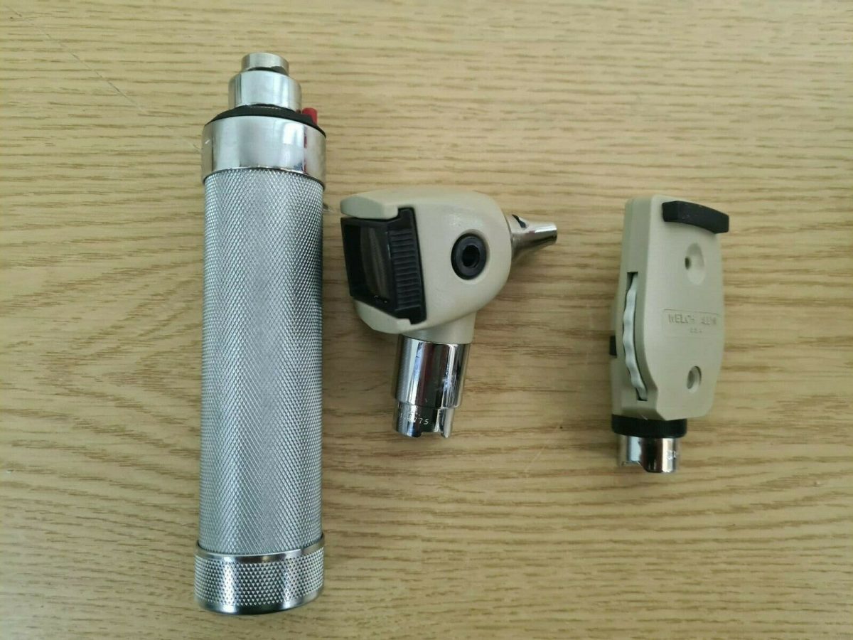 Welch Allyn otoscope ophthalmoscope with AA battery handle to